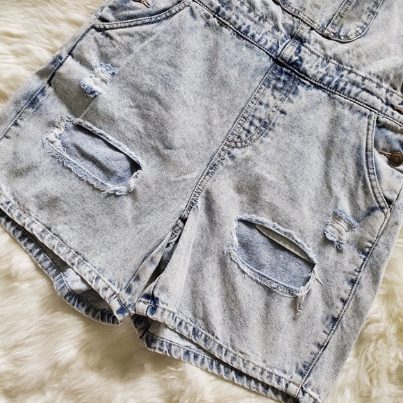 ACID WASH DISTRESSED SHORT OVERALLS - Picture 2 of 4
